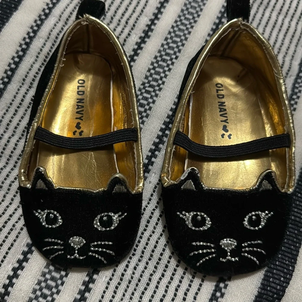 FREE** Old Navy Cat shoes for toddlers 💚